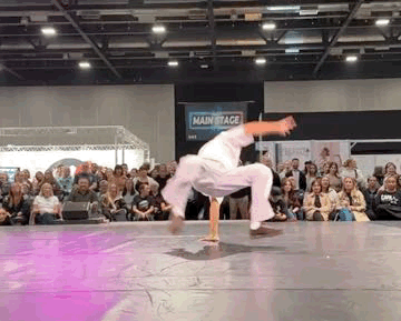 Dancer jumping on Mogu Mogu stage